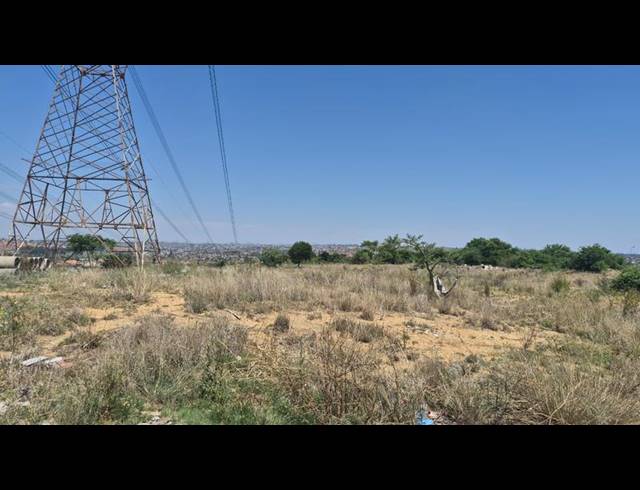 LAND FOR SALE IN THE REEDS